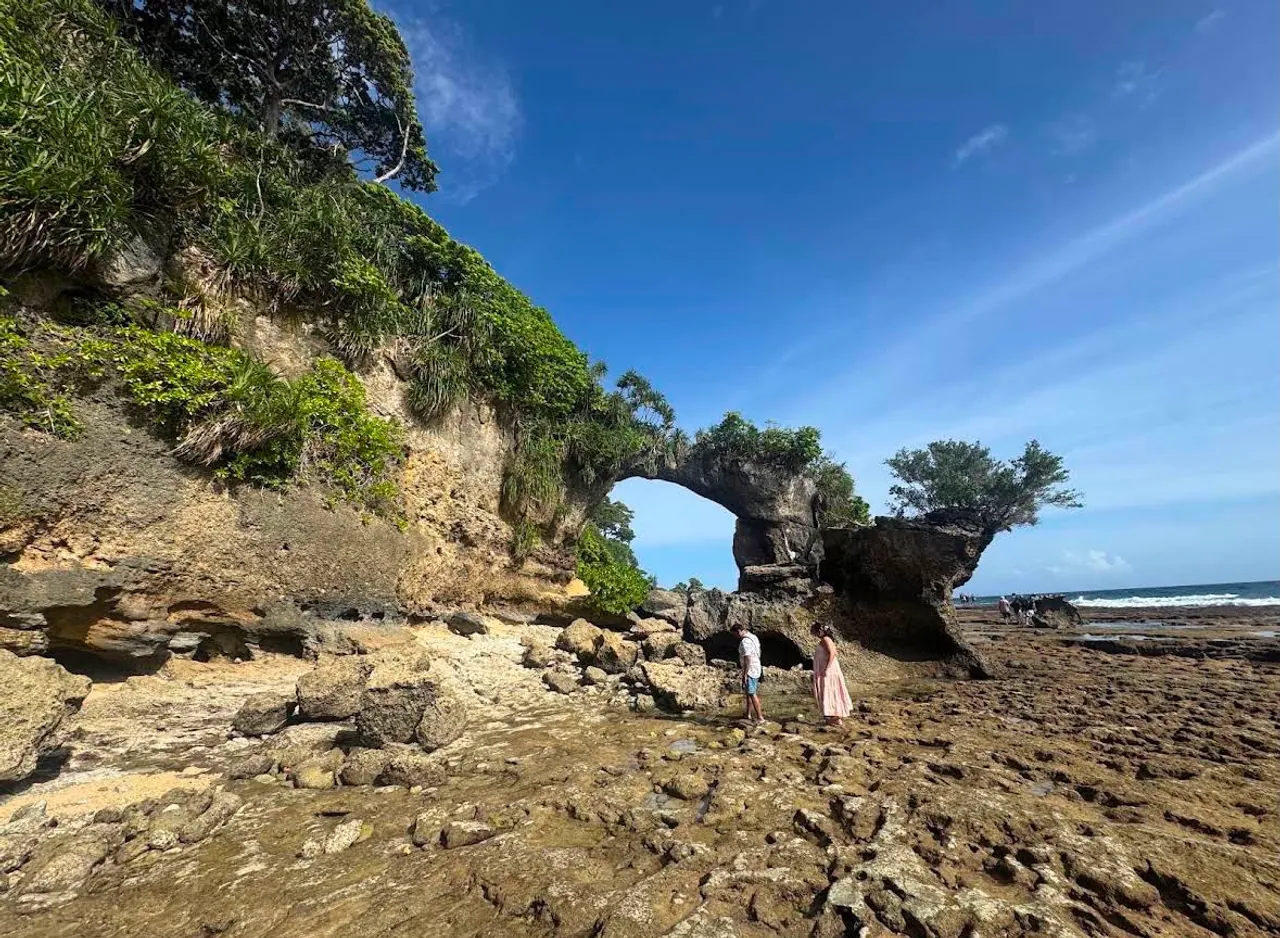 The Natural Bridge and rocky shore at Shaheed Dweep