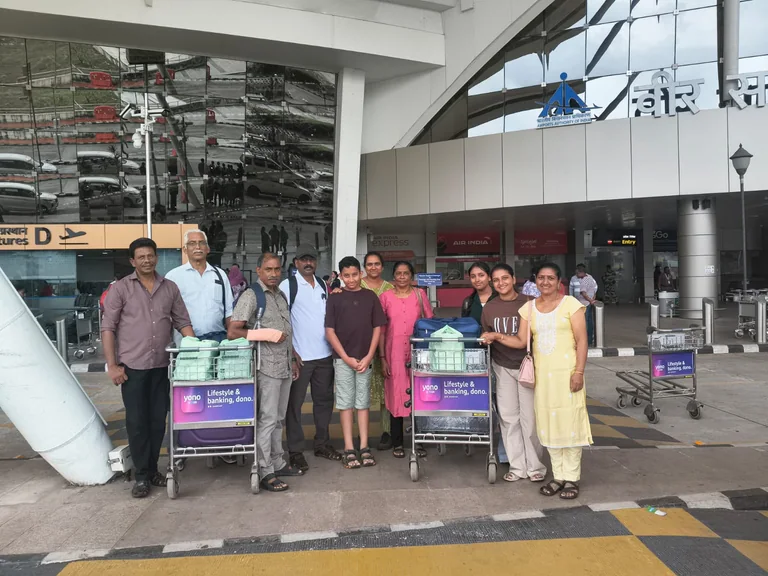A large group of guests beginning their Andaman journey together